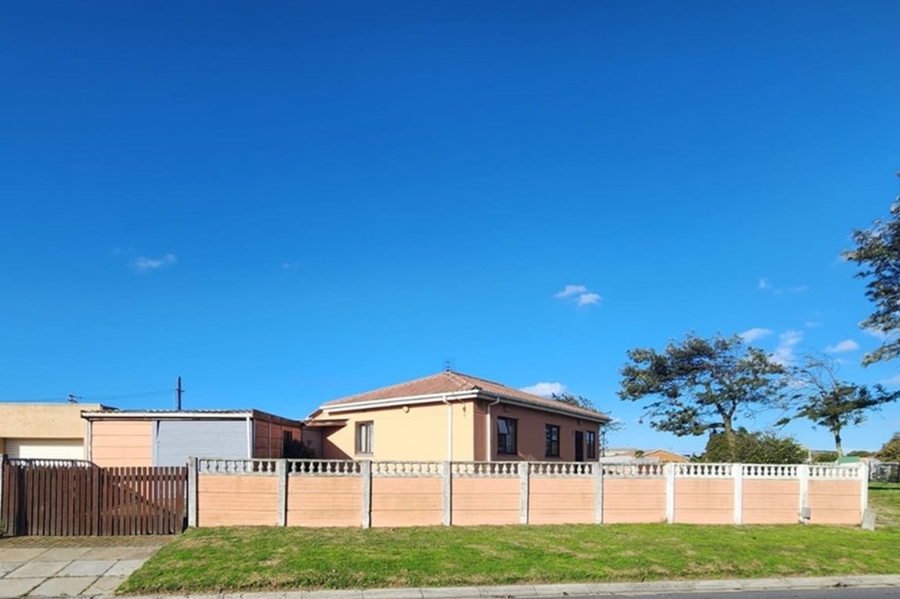 3 Bedroom Property for Sale in Ruyterwacht Western Cape